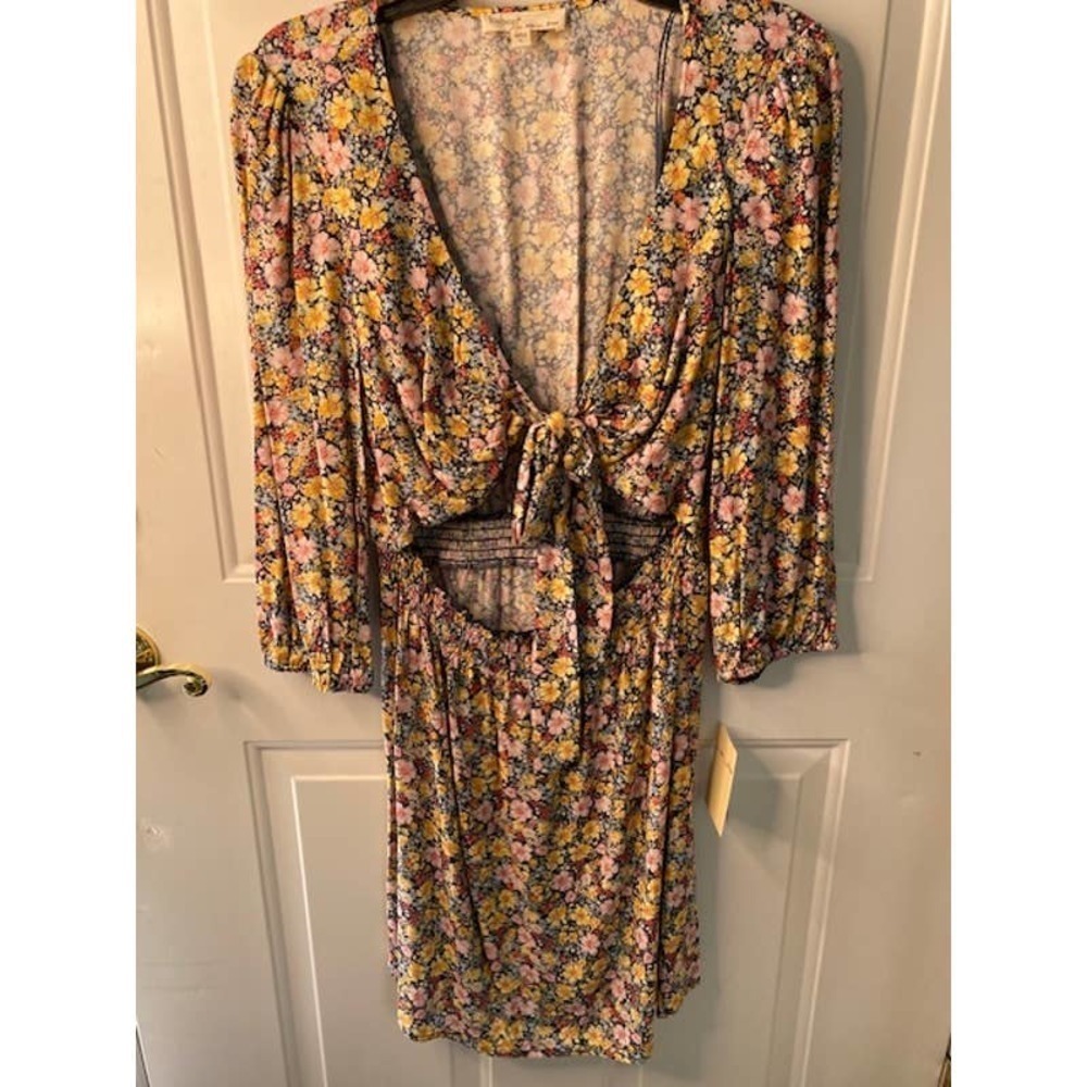 Bebop be you be free Floral Dress Tie Front with Cup Out Size Large NWTs